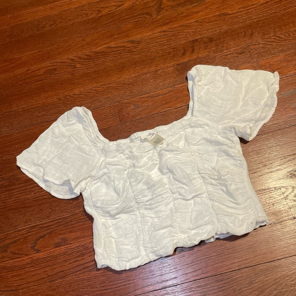 White Ruched crop top by Urban Romantics